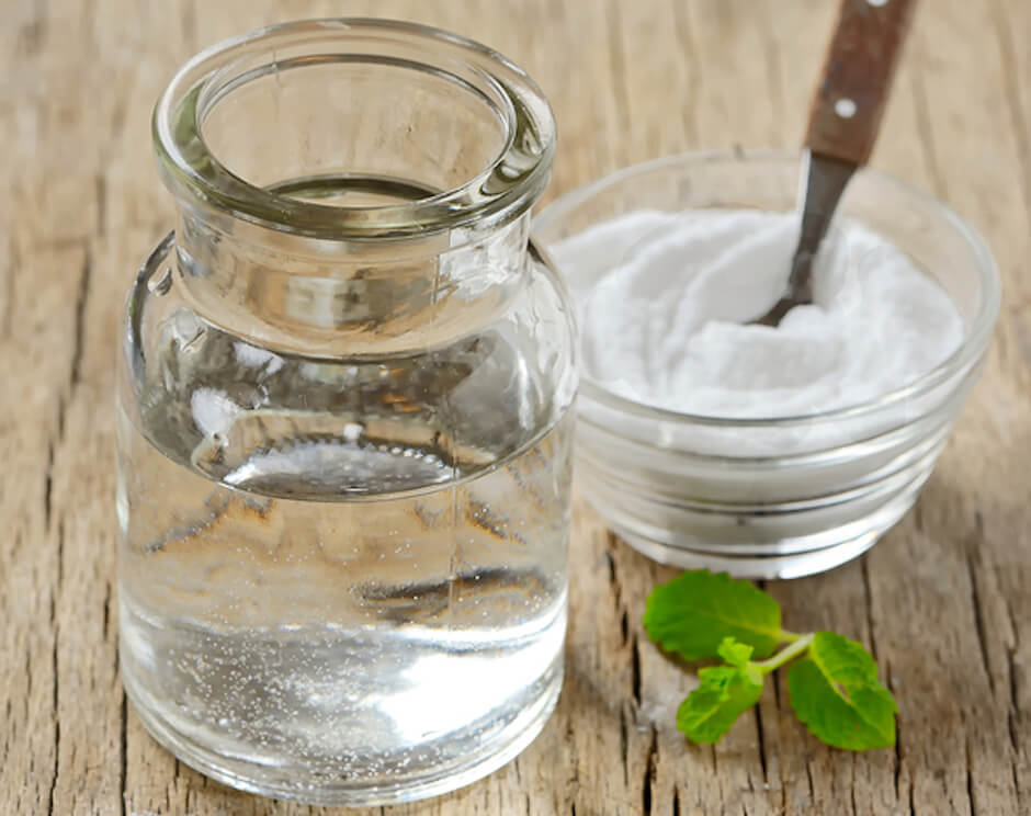 Homemade Mouthwash with Peppermint Essential Oil