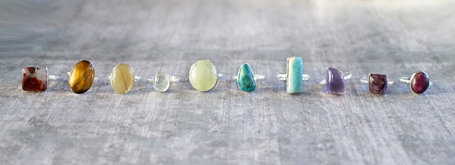 https://lindseyelmore.com/wp-content/uploads/2018/12/crystals.jpg