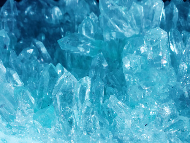 Crystals, Essential Oils and the Aquarius Personality - Lindsey Elmore