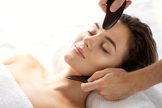 Face Roller and Gua Sha Plate a key to younger skin